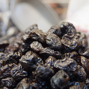 შავი ქლიავის ჩირი კალორიები